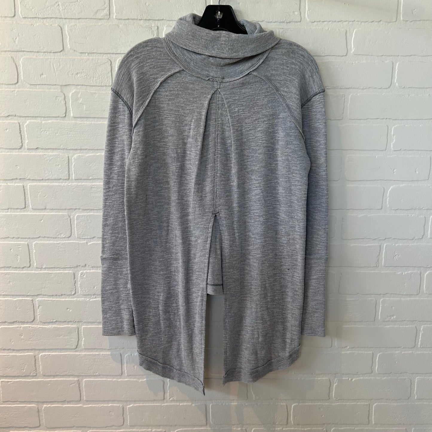 Top Long Sleeve By We The Free In Grey, Size: Xs