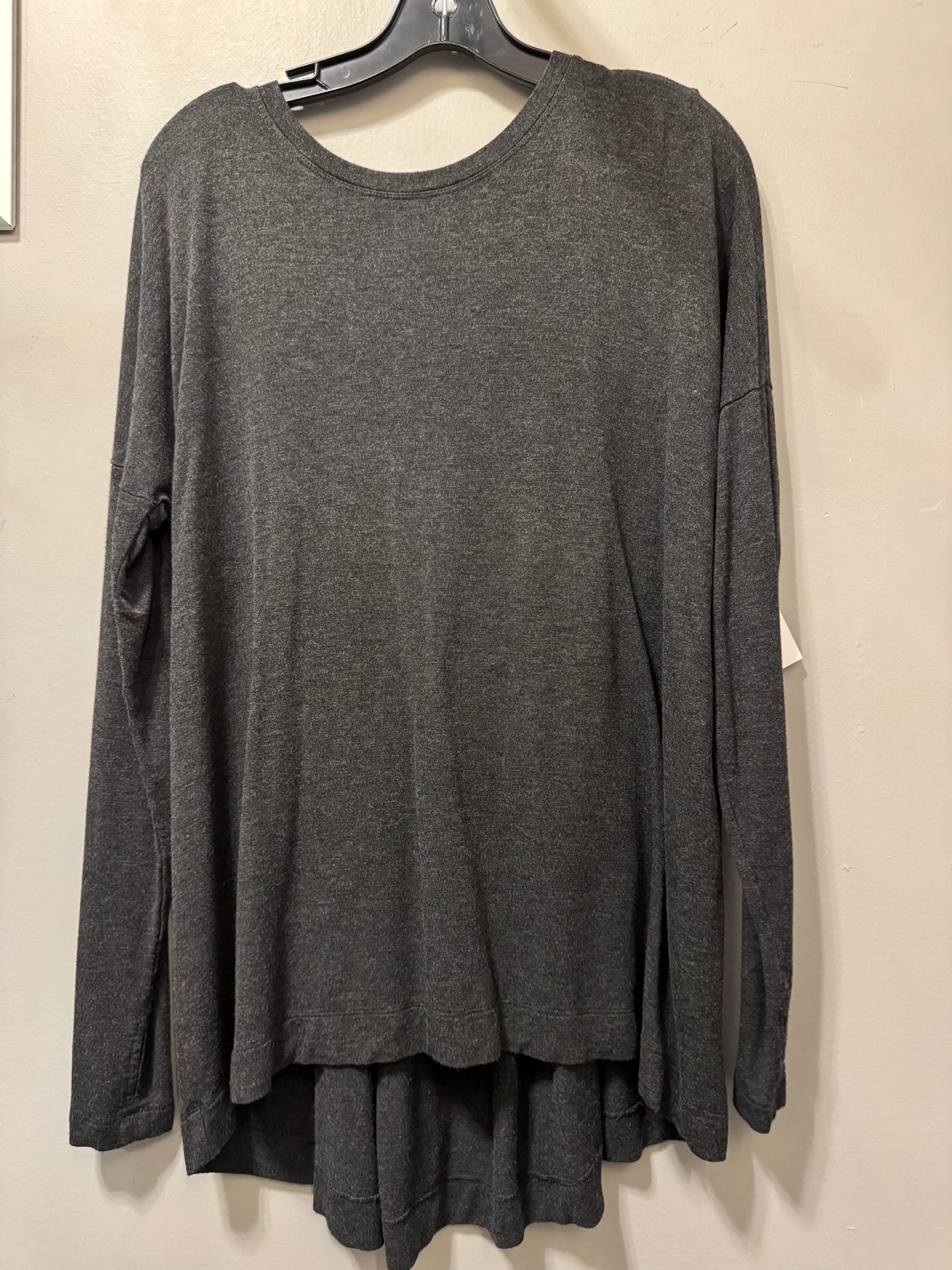 Top Long Sleeve By Cabi In Grey, Size: M