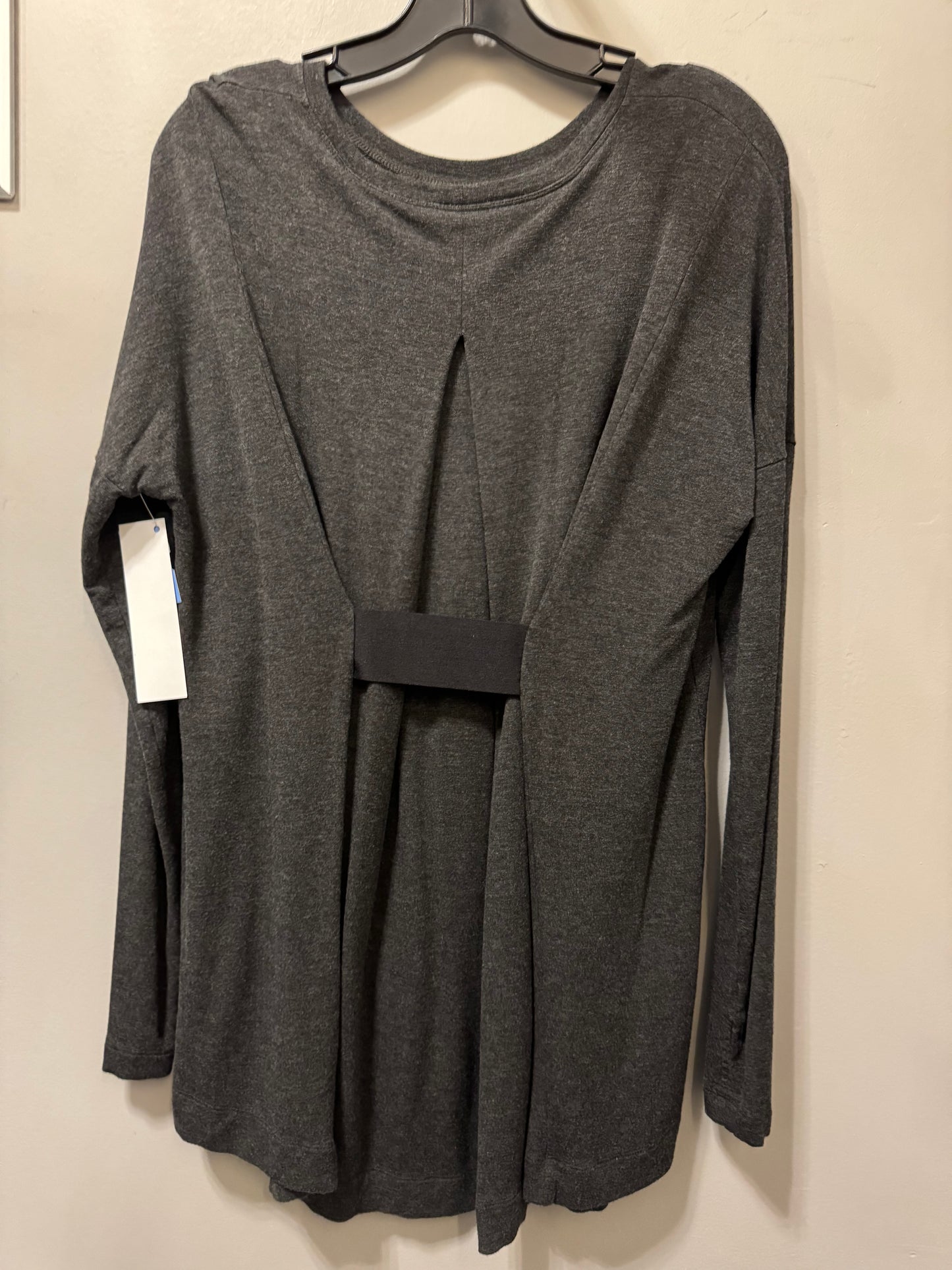 Top Long Sleeve By Cabi In Grey, Size: M