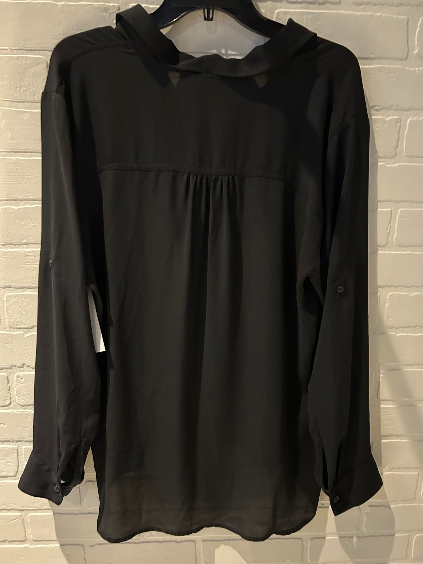 Top Long Sleeve By Maurices In Black, Size: Xxl