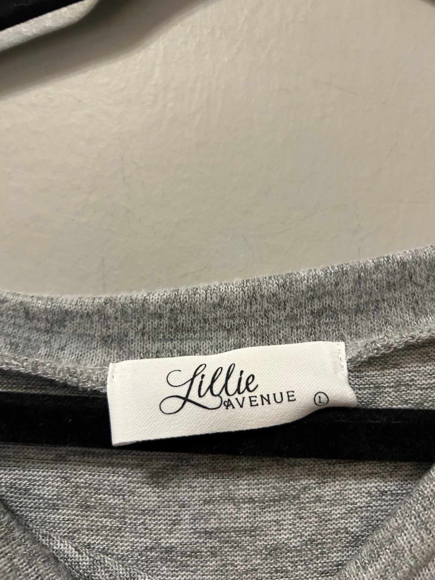 Top Long Sleeve By lillie ave In Grey, Size: L