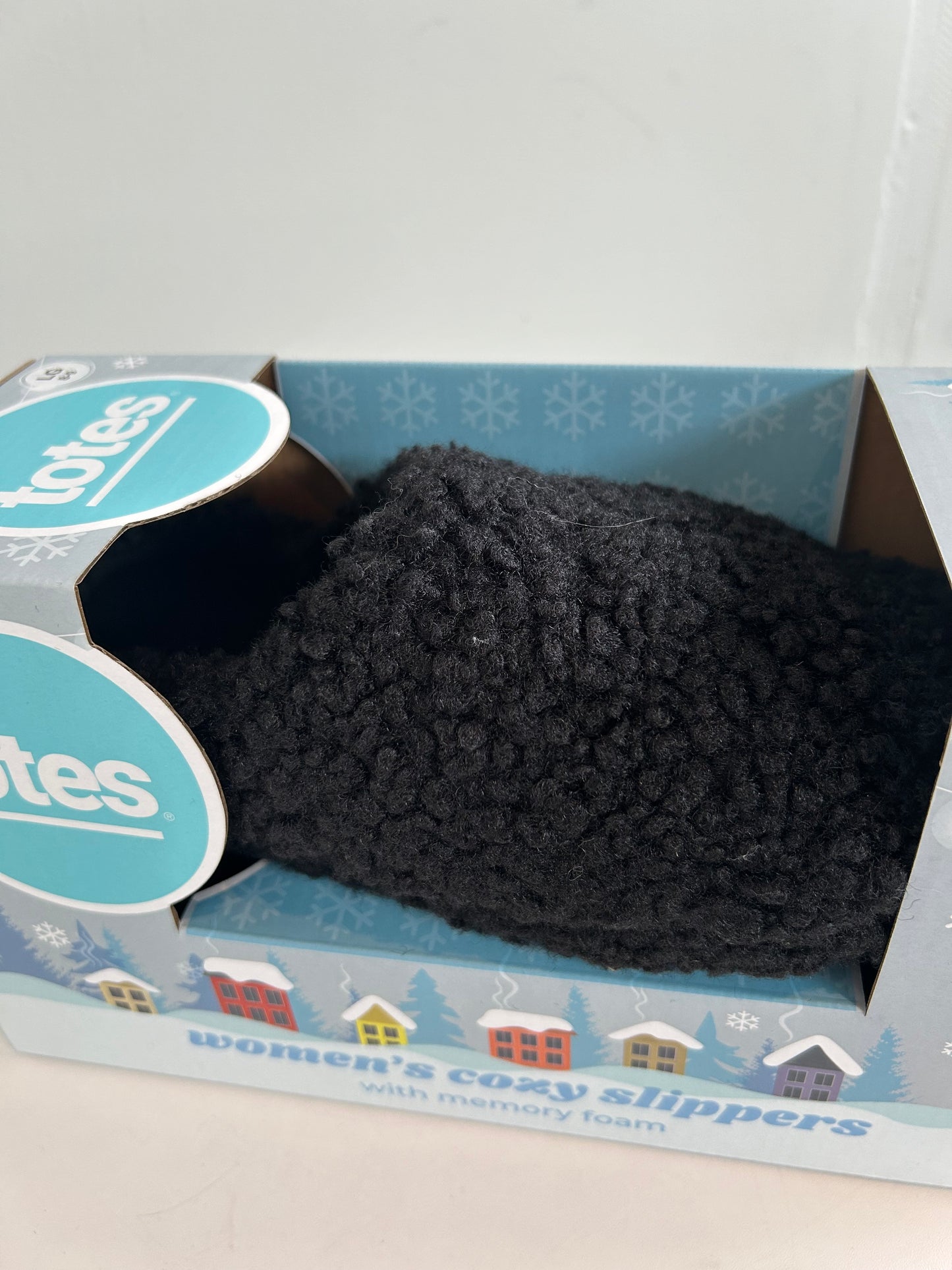 Slippers By Totes In Black