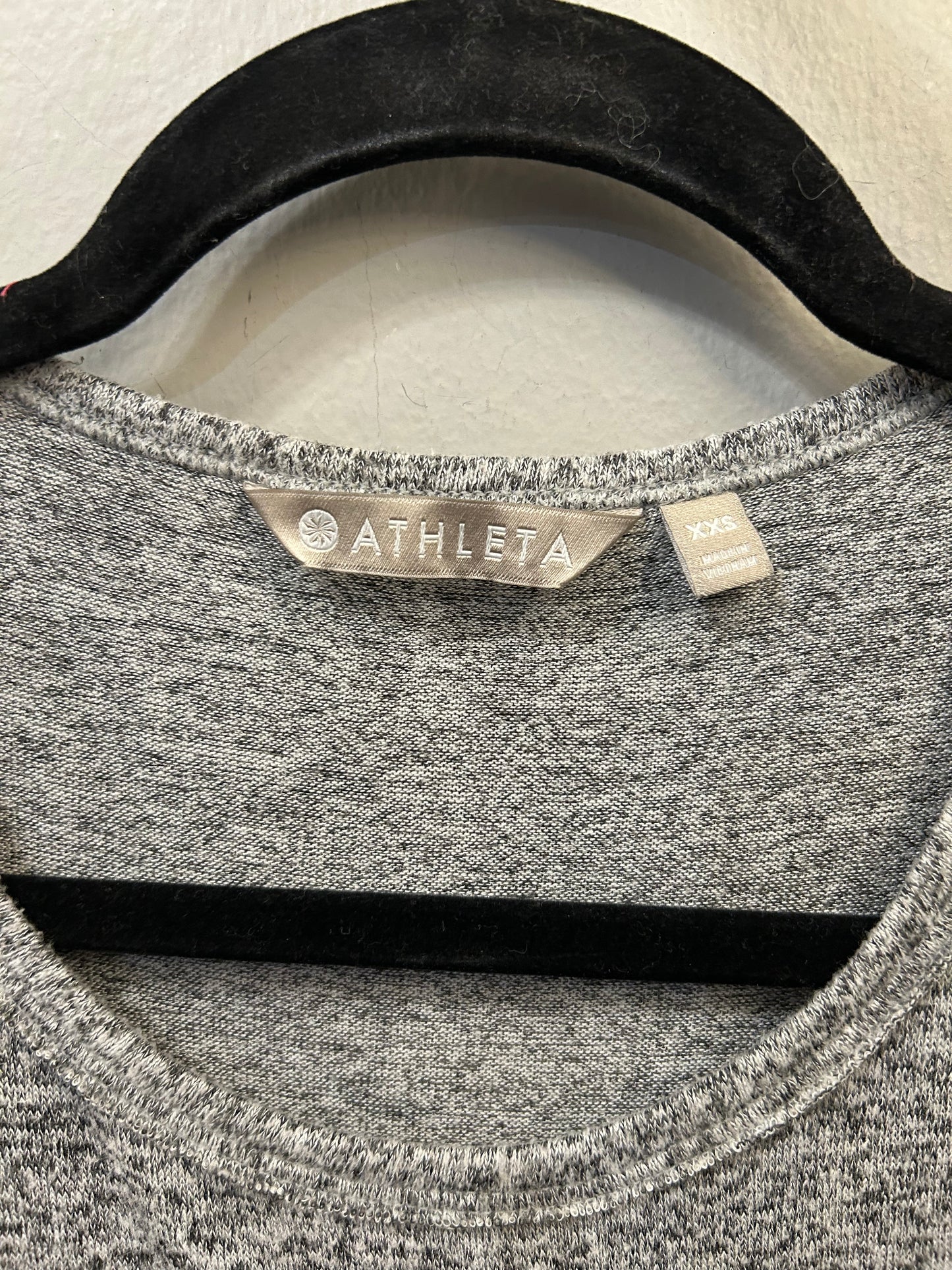 Athletic Top Long Sleeve Crewneck By Athleta In Grey, Size: Xxs