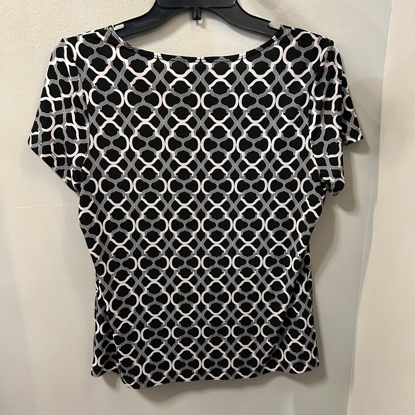 Top Short Sleeve By East 5th In Black & White, Size: Mp