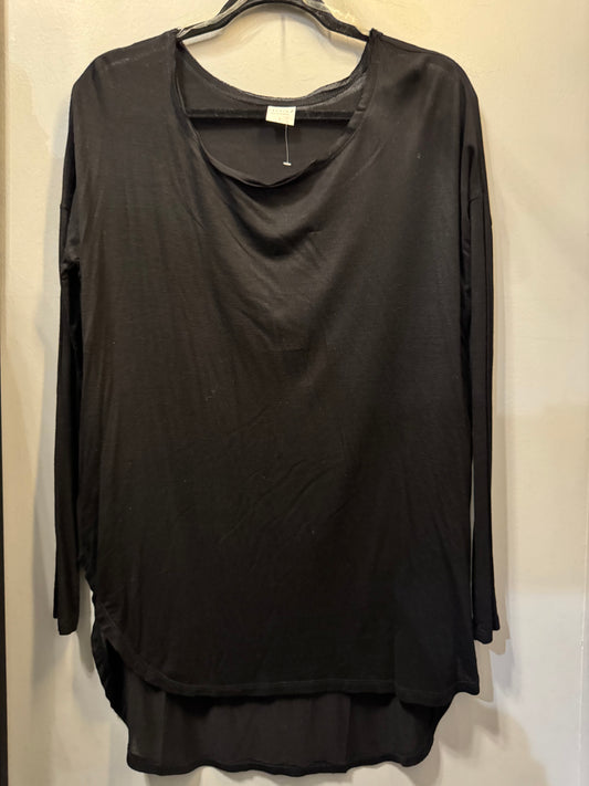 Top Long Sleeve By Tresics In Black, Size: L