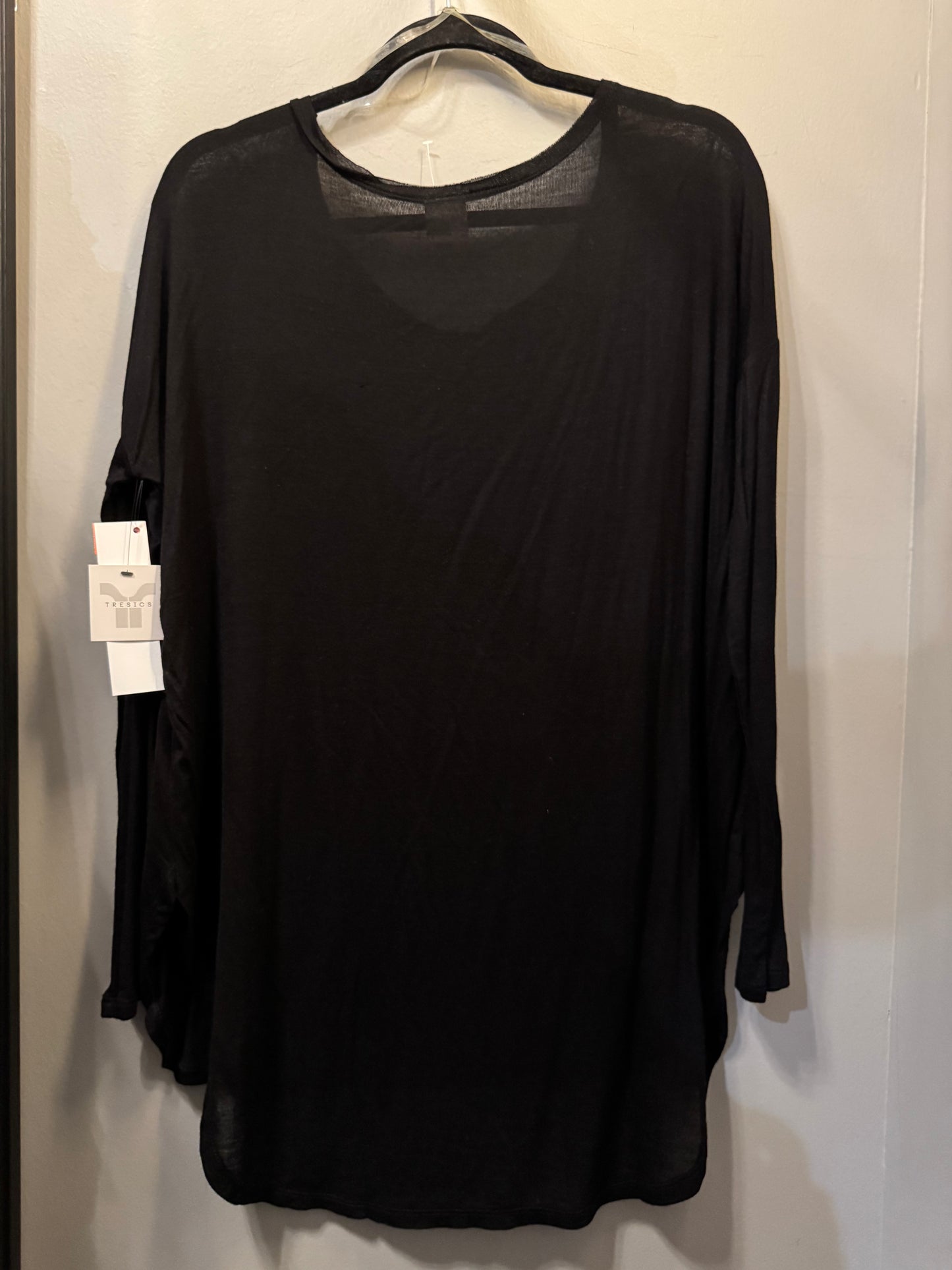 Top Long Sleeve By Tresics In Black, Size: L