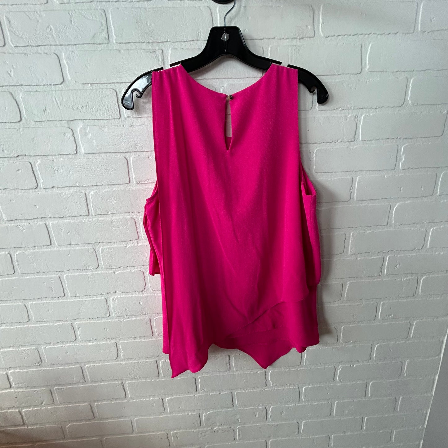 Top Sleeveless By Vince Camuto In Pink, Size: M