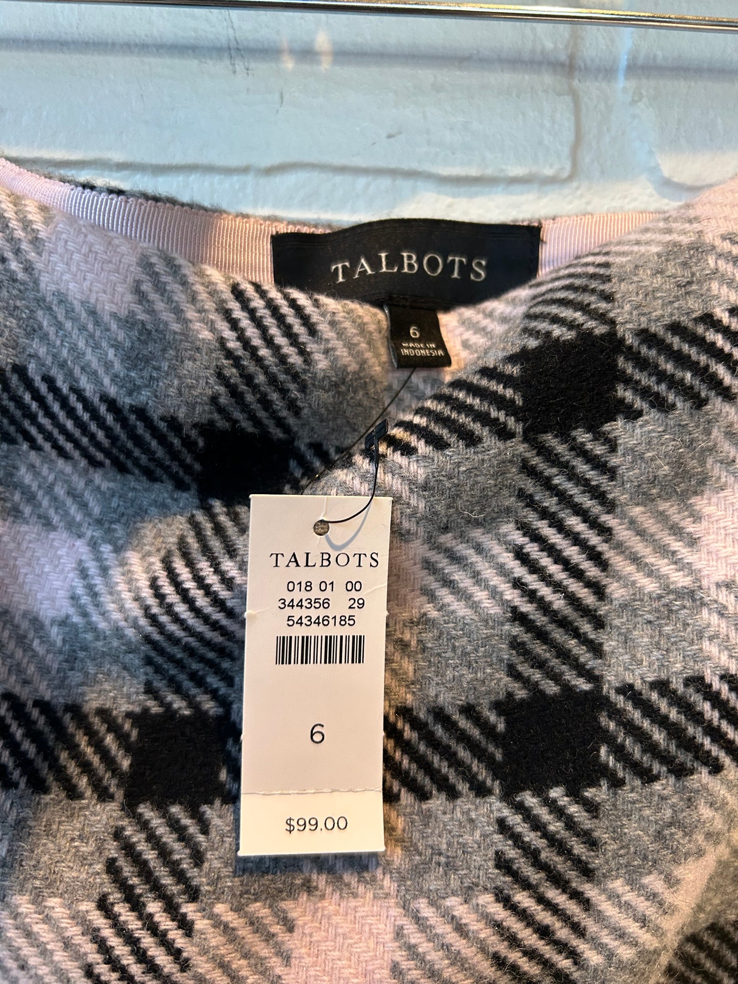 Skirt Mini & Short By Talbots In Grey & Pink, Size: 6