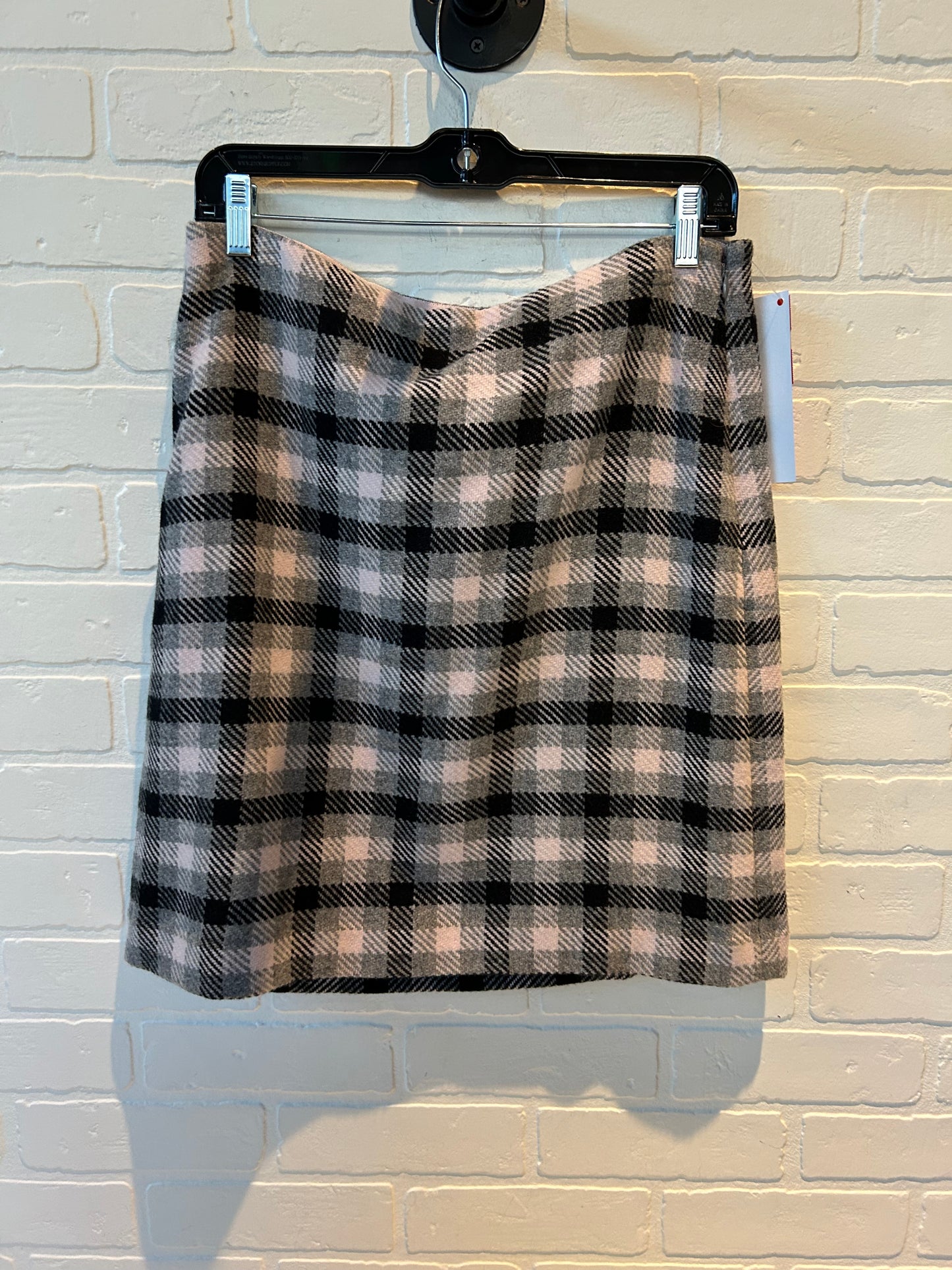 Skirt Mini & Short By Talbots In Grey & Pink, Size: 6