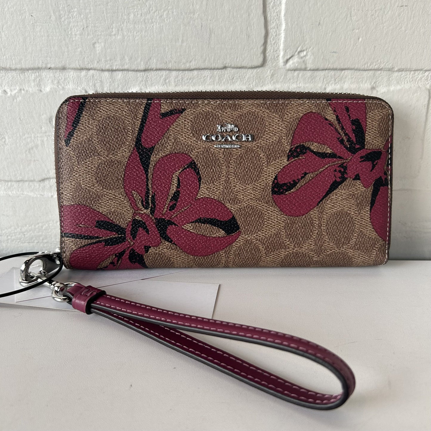 Wallet Designer By Coach  Size: Large