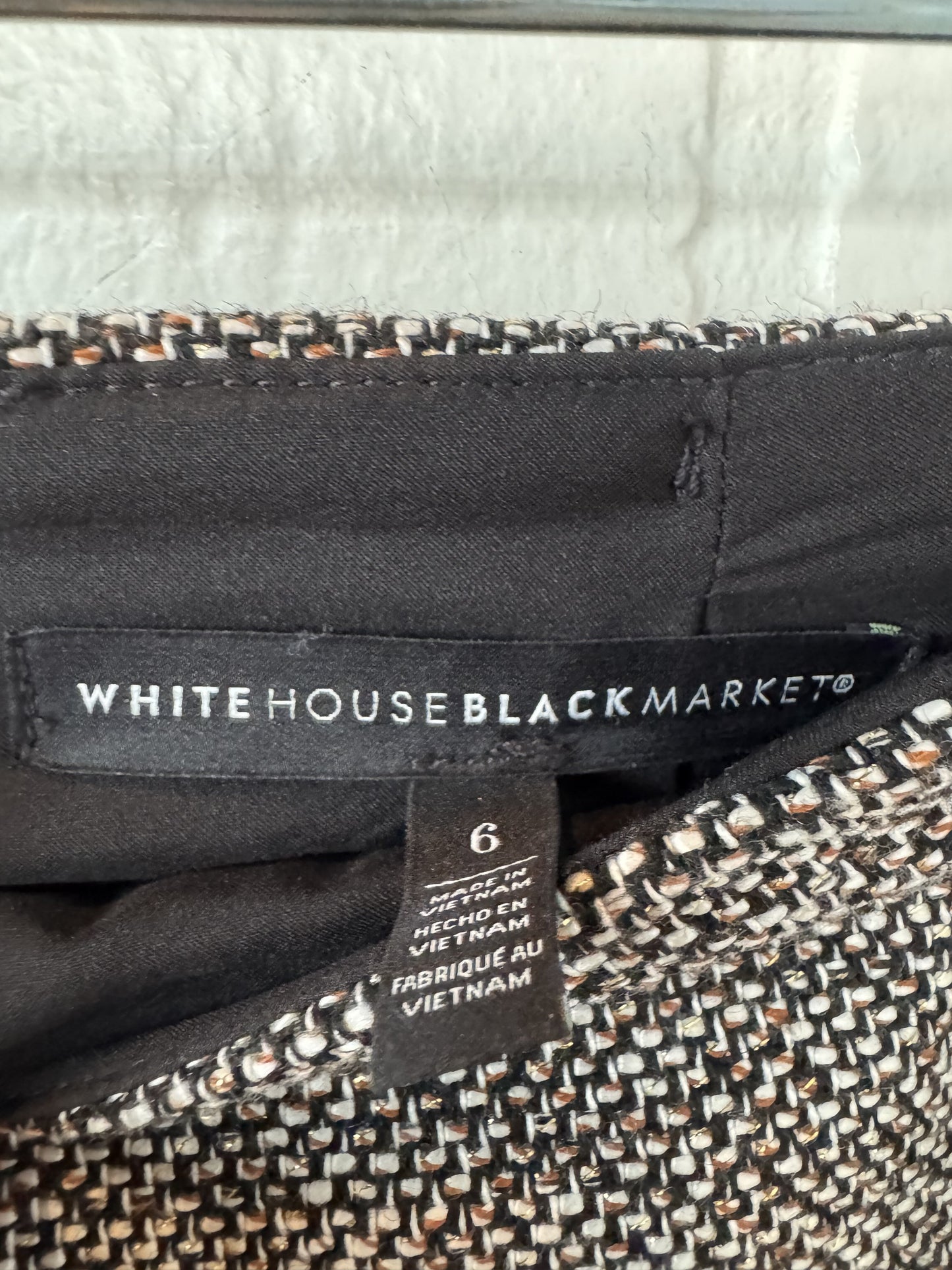 Skirt Mini & Short By White House Black Market  Size: 6