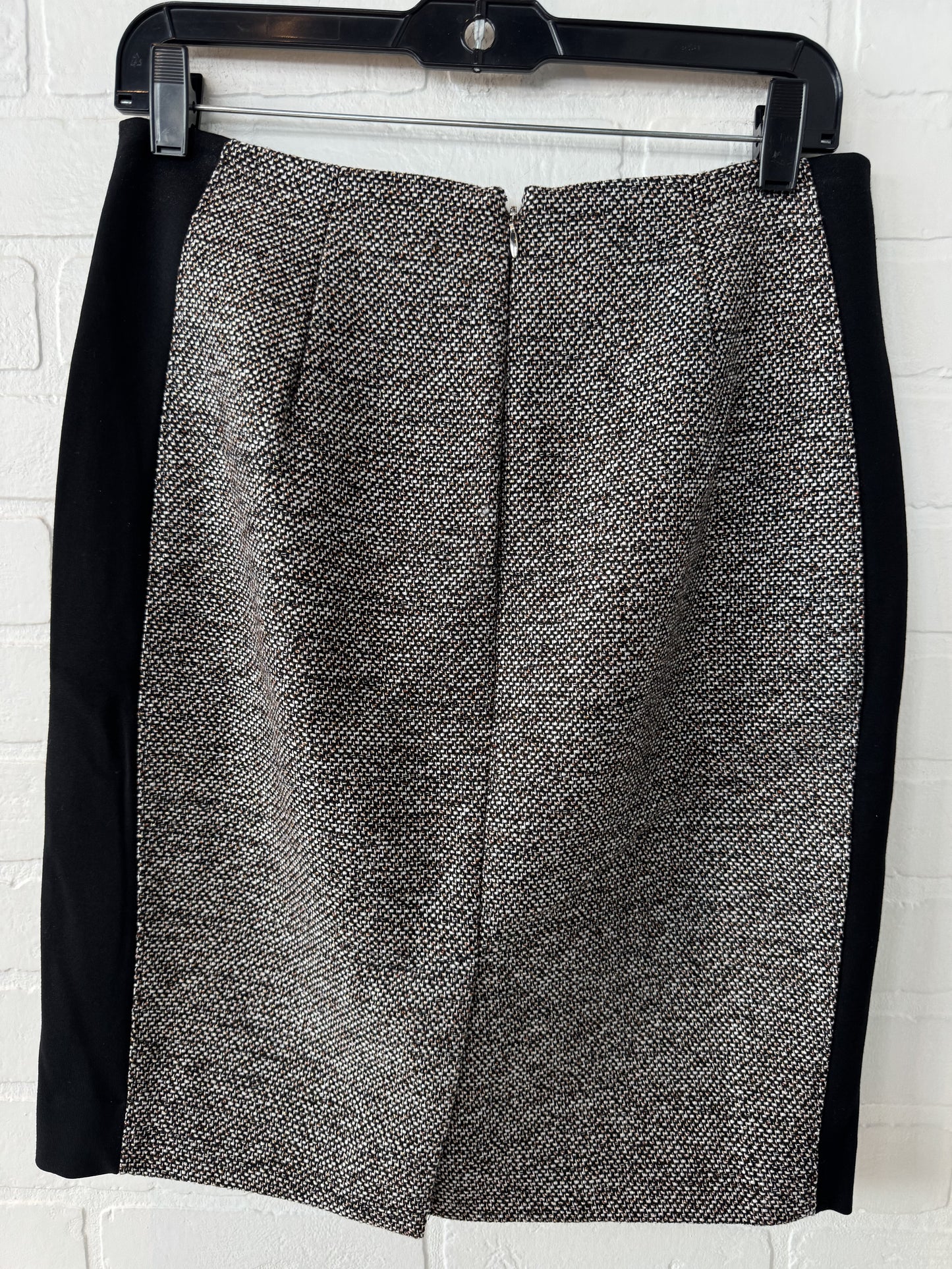 Skirt Mini & Short By White House Black Market  Size: 6