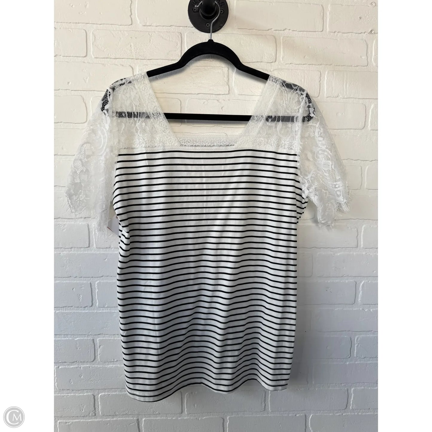 Top Short Sleeve By Pol In Black & White, Size: L