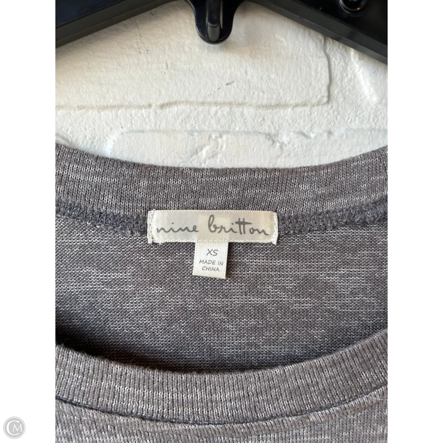 Top Long Sleeve Basic By Clothes Mentor In Grey, Size: Xs