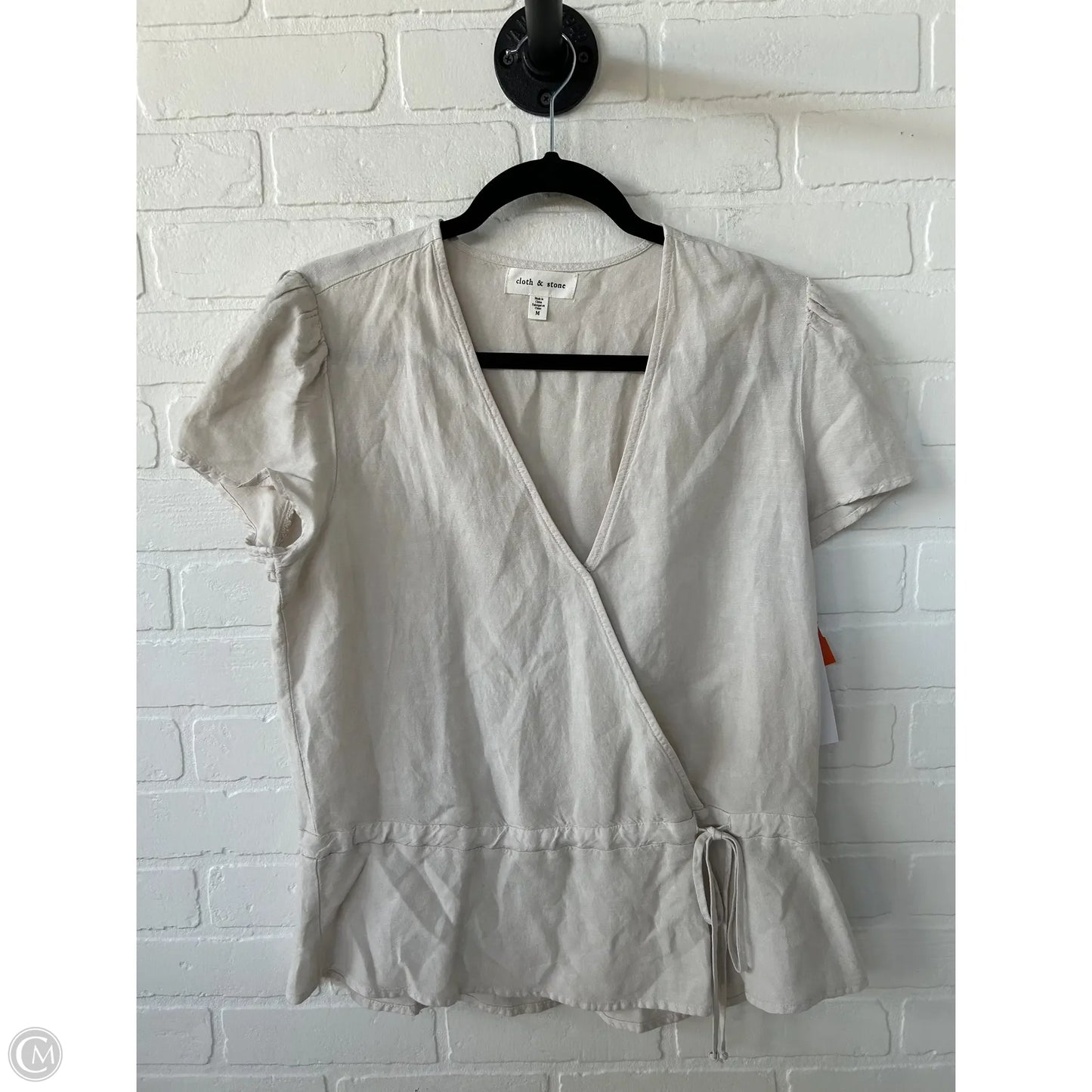 Top Short Sleeve By Cloth & Stone In Beige, Size: M