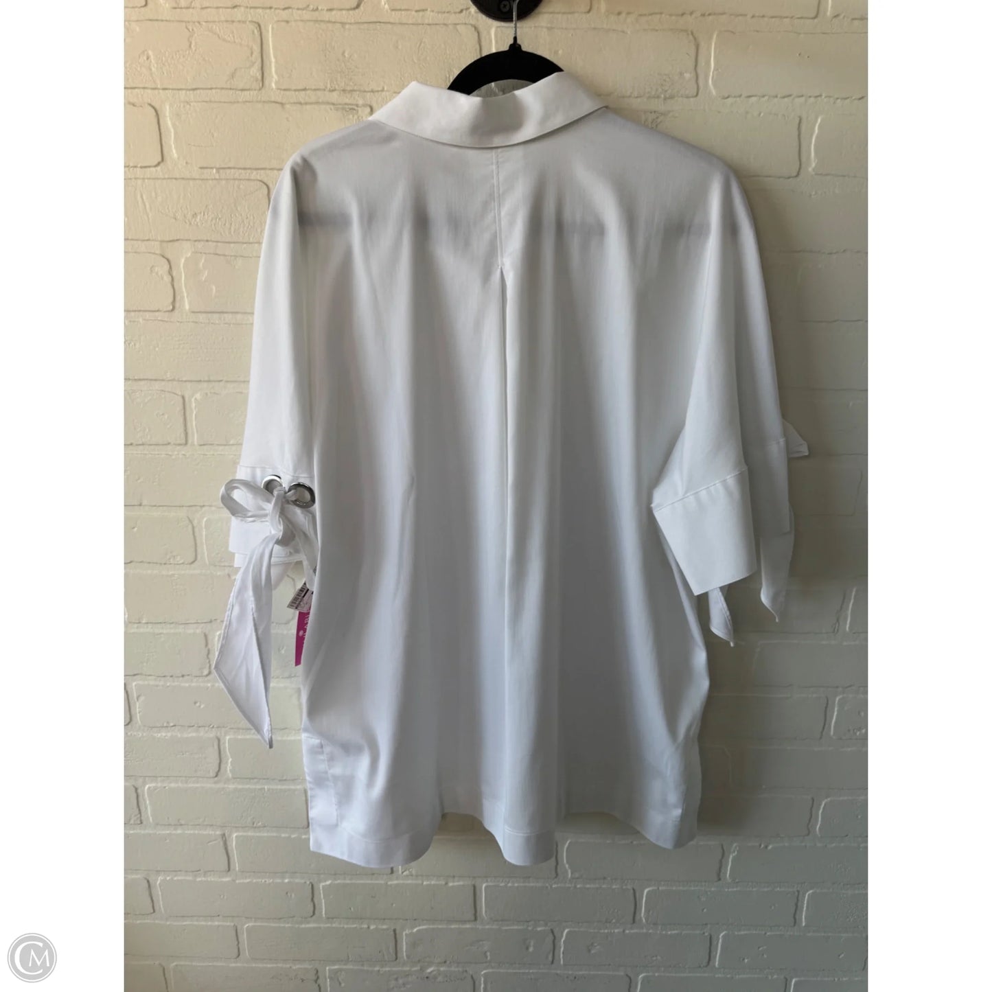 Top Short Sleeve By Chicos In White, Size: Xl