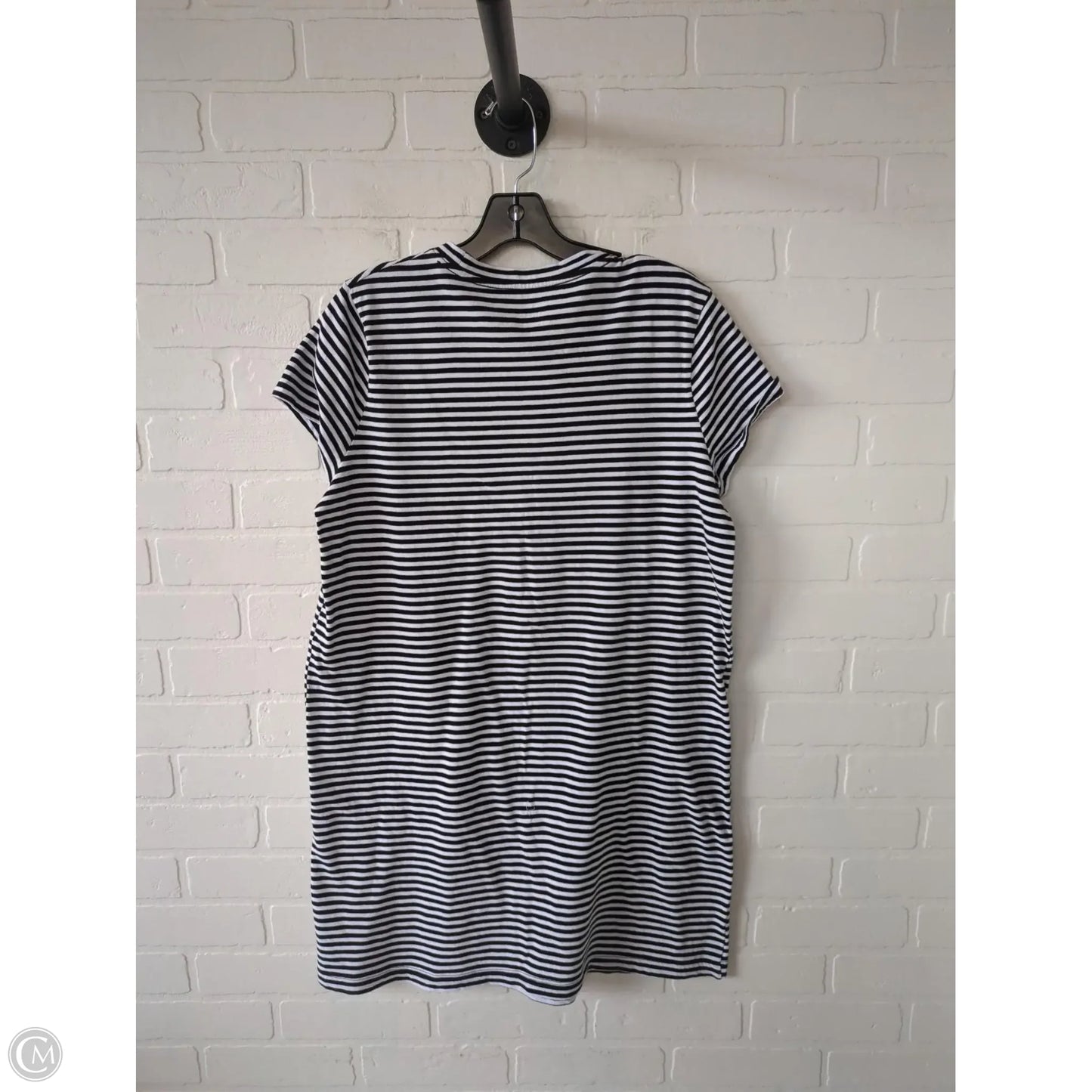 Dress Casual Short By Time And Tru In Black & White, Size: M
