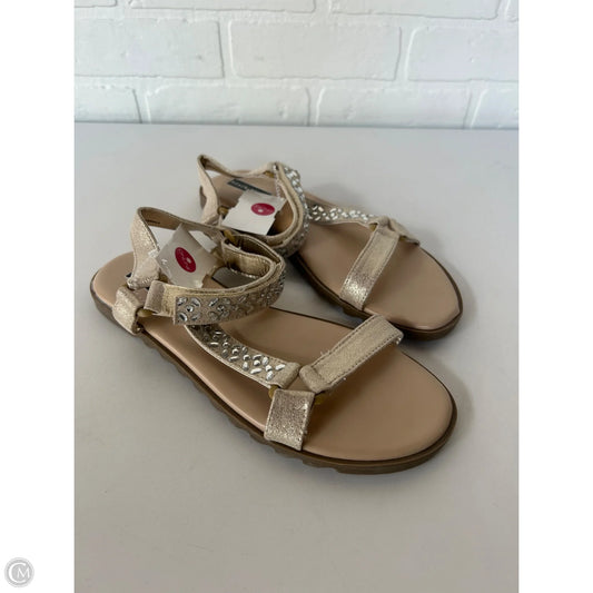 Sandals Flats By Black Rivet In Gold, Size: 7