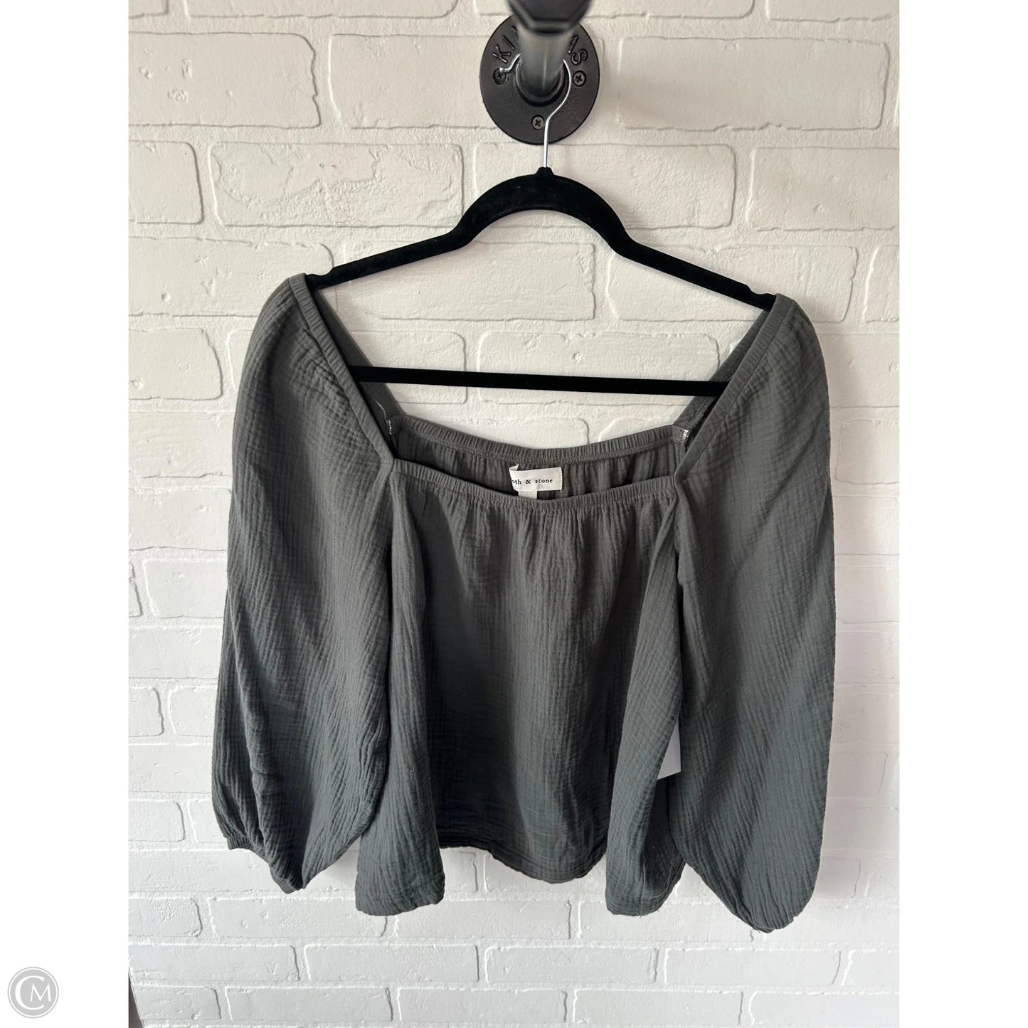 Top Long Sleeve By Cloth & Stone In Grey, Size: S