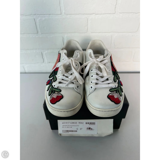 Shoes Luxury Designer By Gucci In White, Size: 6.5