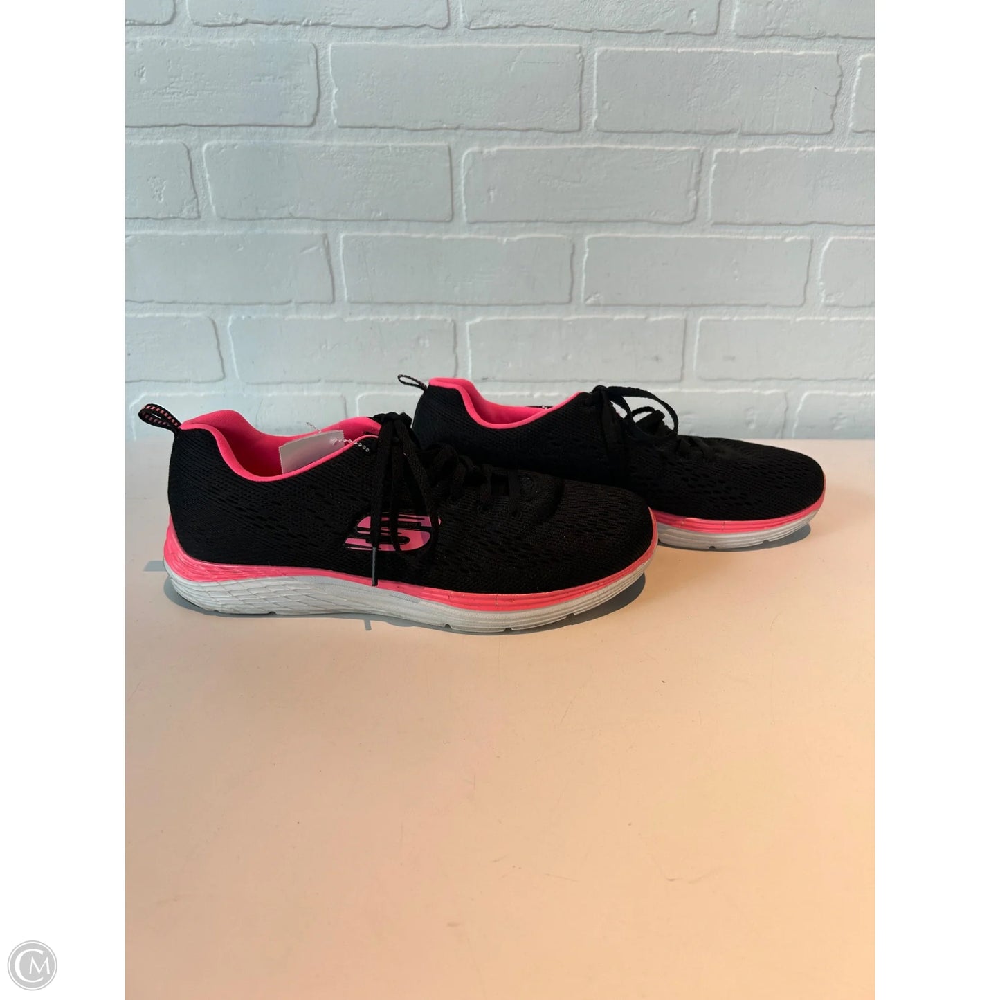 Shoes Athletic By Skechers In Black, Size: 10