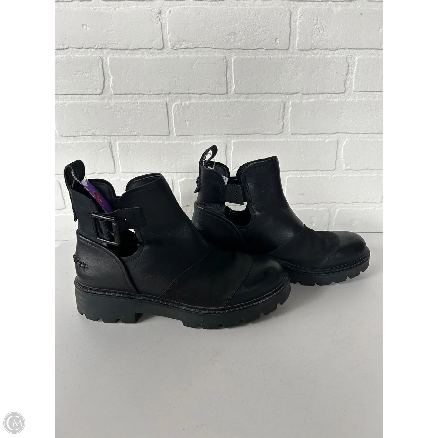 Boots Designer By Ugg In Black, Size: 8.5