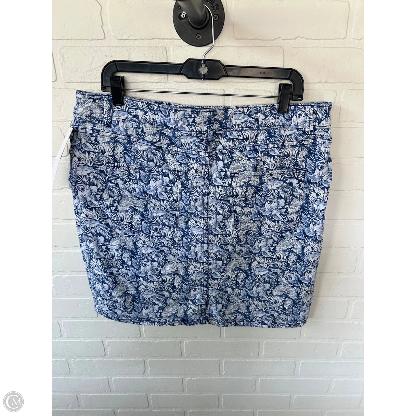 Skirt Mini & Short By Clothes Mentor In Blue & White, Size: 14