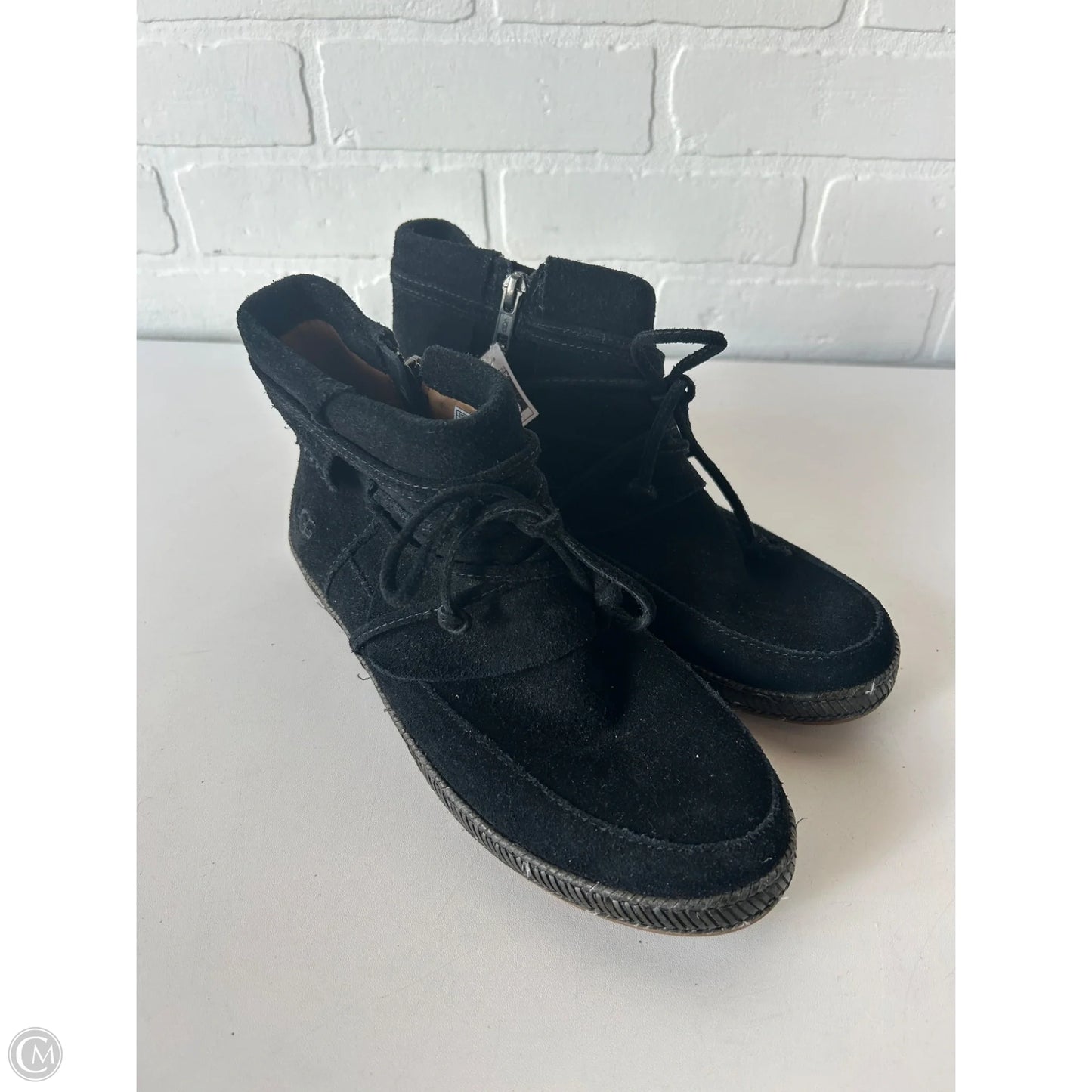 Boots Designer By Ugg In Black, Size: 8