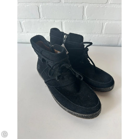 Boots Designer By Ugg In Black, Size: 8