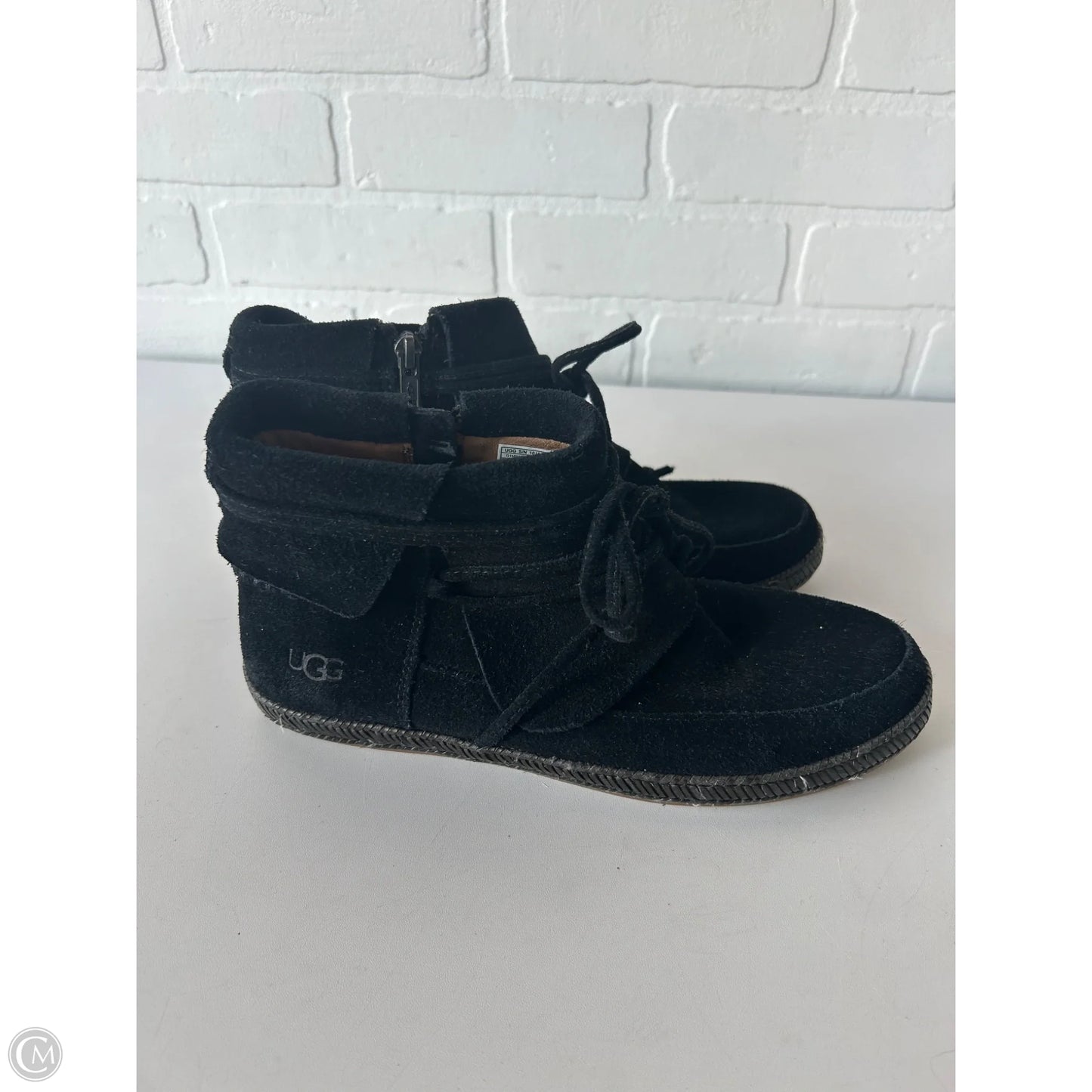 Boots Designer By Ugg In Black, Size: 8