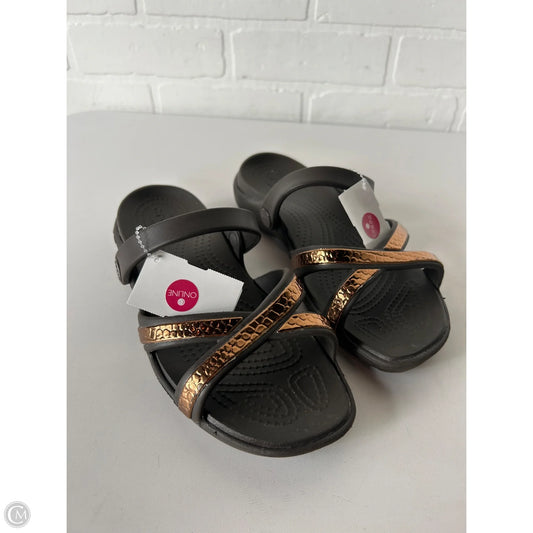 Sandals Flats By Crocs In Brown, Size: 7