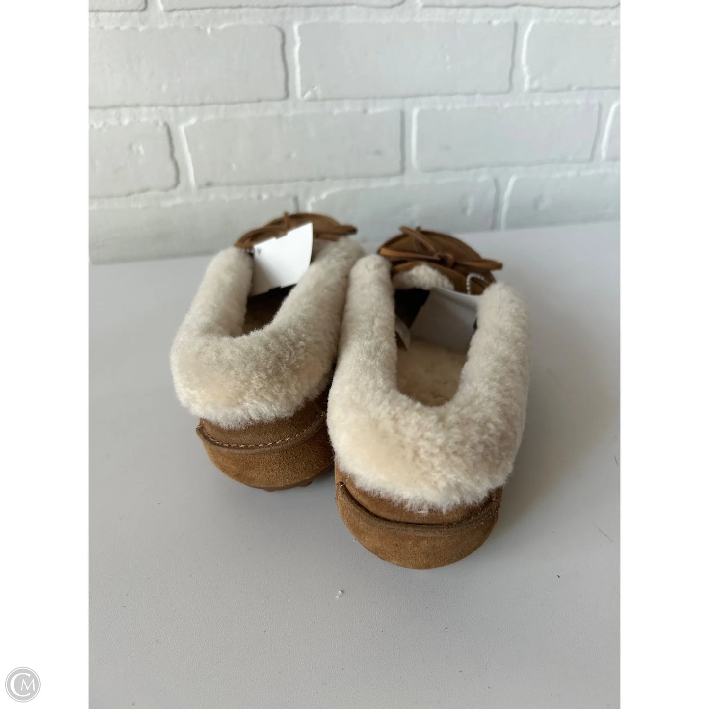 Shoes Designer By Ugg In Brown, Size: 8