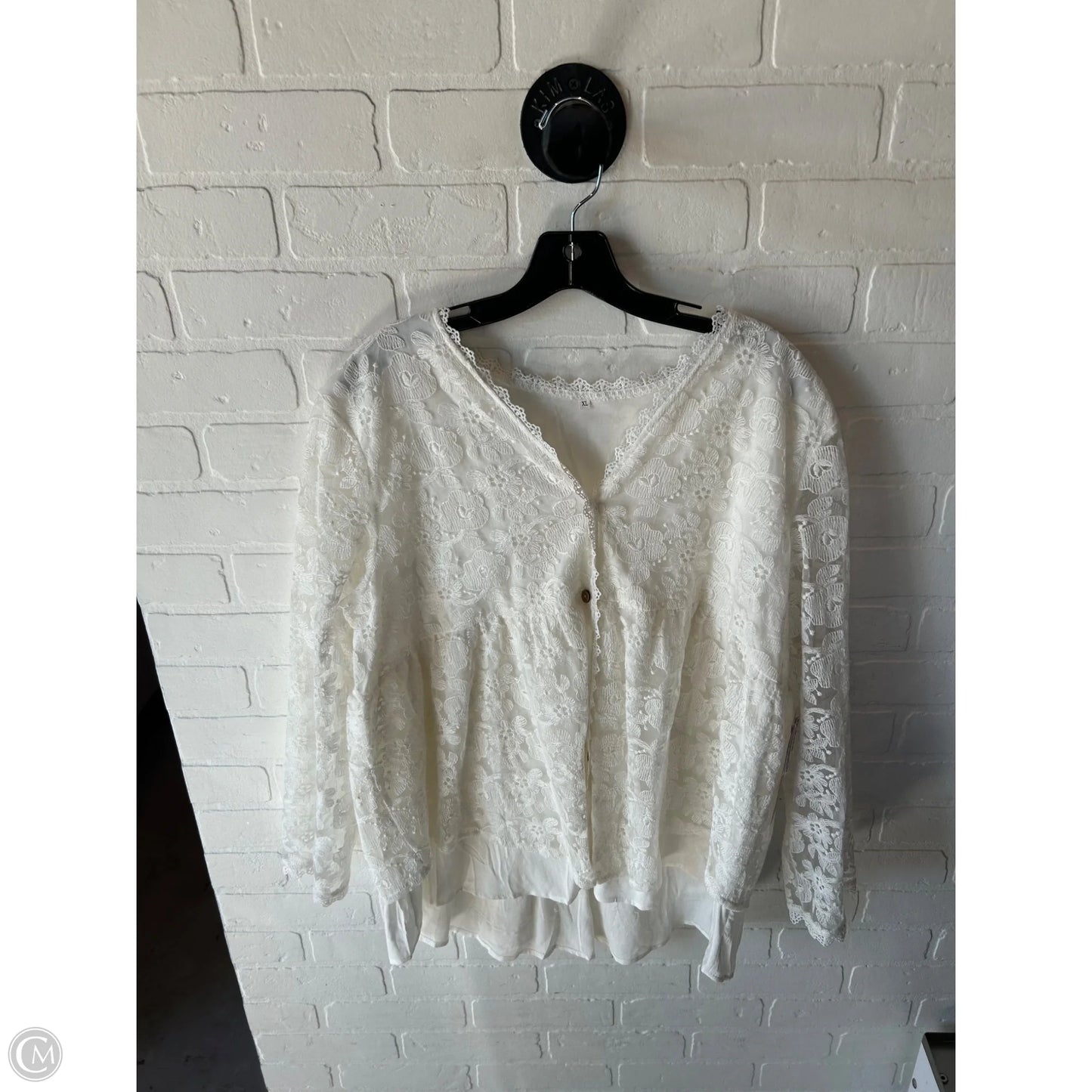 Top Long Sleeve By Cme In Cream, Size: Xl