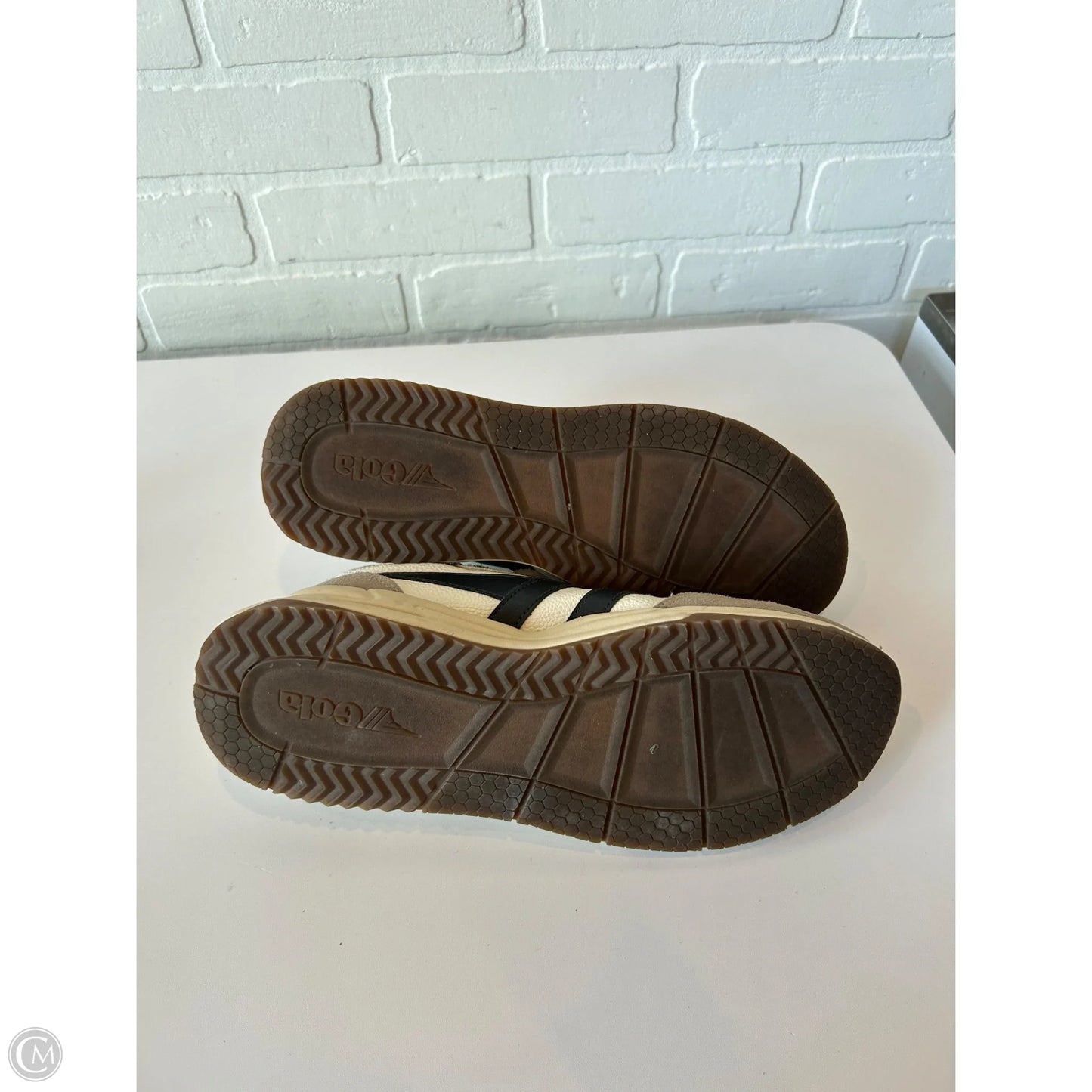 Shoes Sneakers By Gola In Black & White, Size: 10