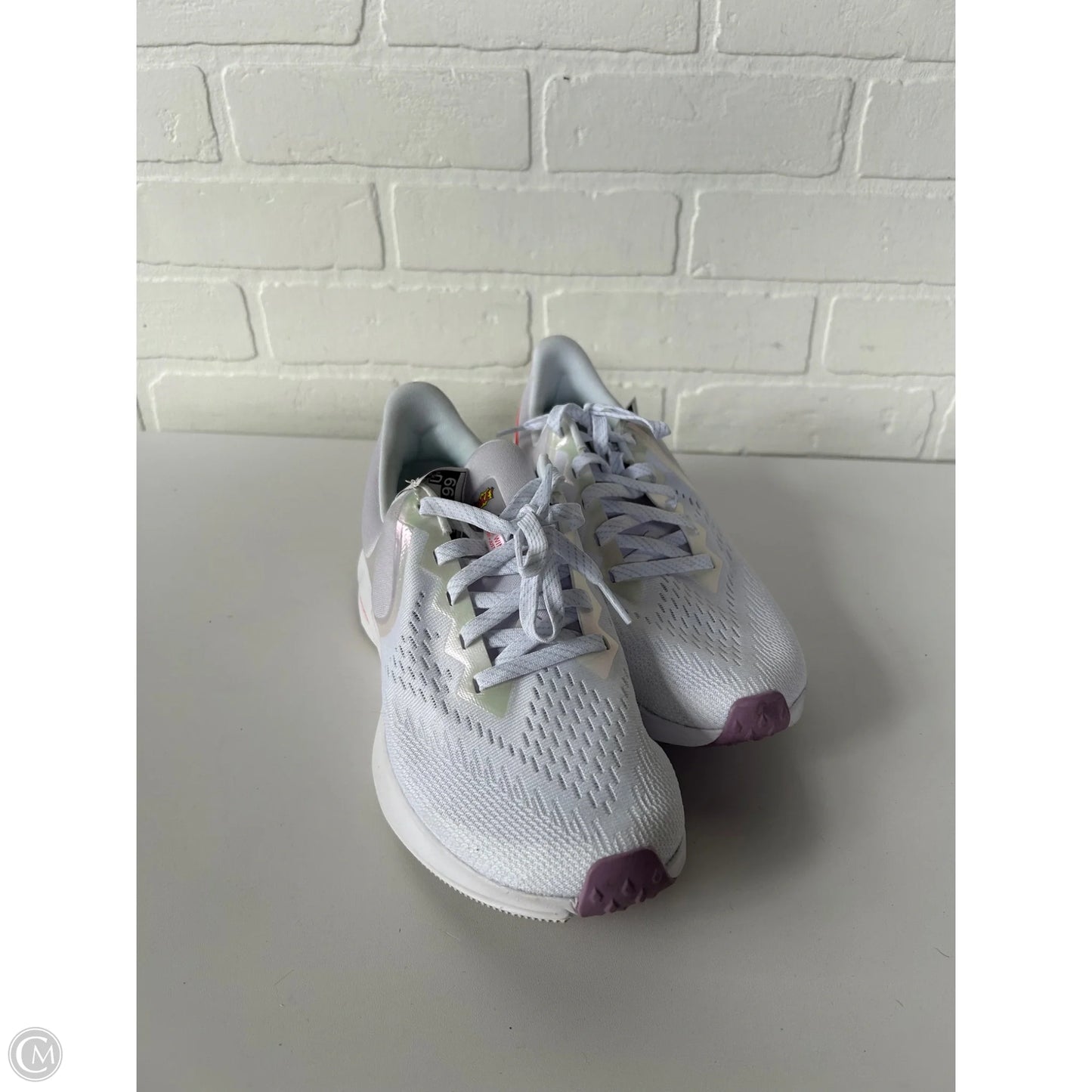 Shoes Athletic By Nike In White, Size: 8