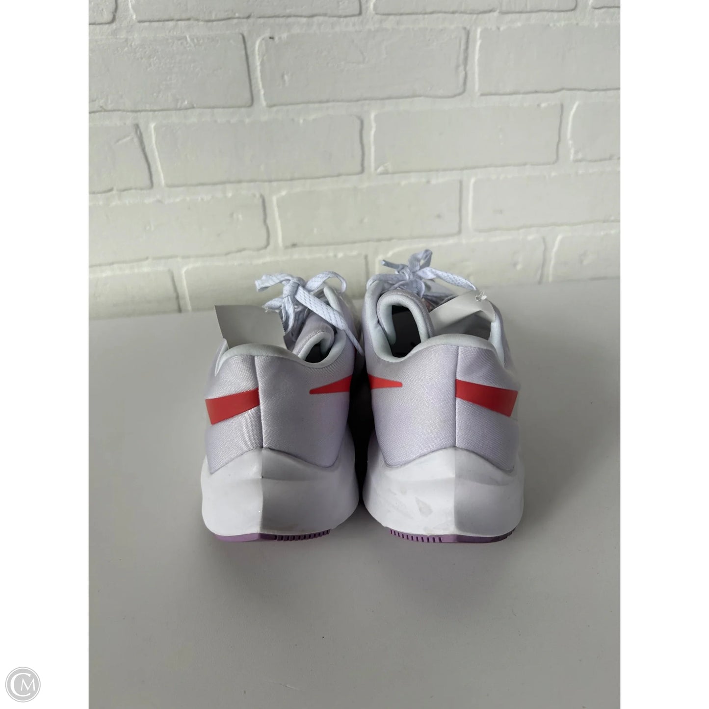 Shoes Athletic By Nike In White, Size: 8