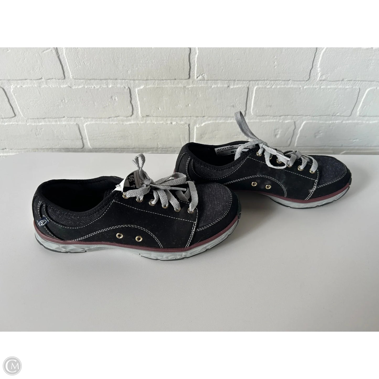 Shoes Sneakers By Dr Scholls In Black, Size: 8