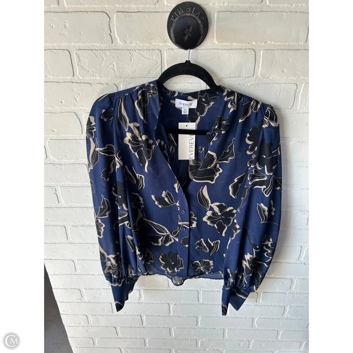 Top Long Sleeve By Evereve In Black & Blue, Size: Xs