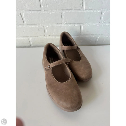 Shoes Flats By Skechers In Brown, Size: 10