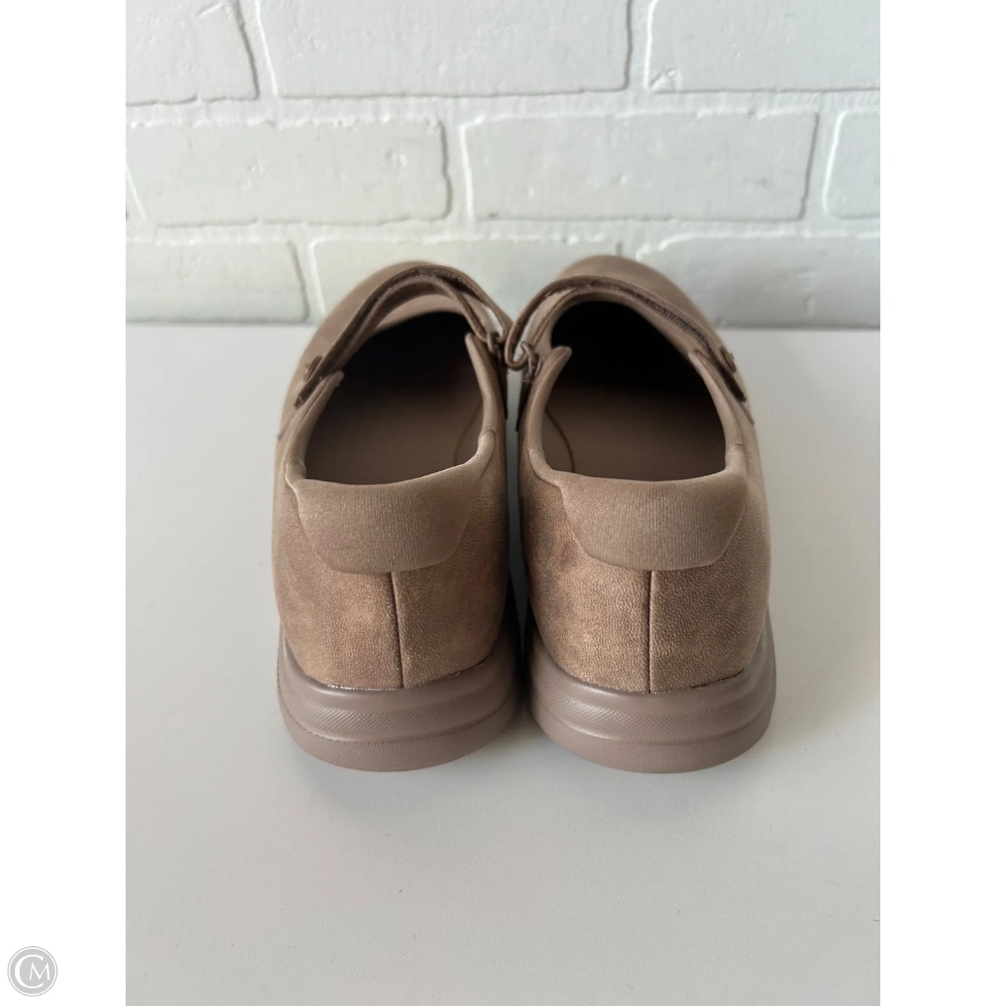 Shoes Flats By Skechers In Brown, Size: 10