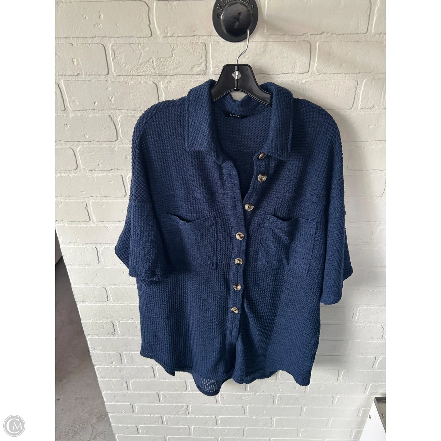 Top Short Sleeve By Dokotoo In Blue, Size: L