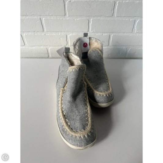 Boots Ankle Flats By So In Grey, Size: 9.5