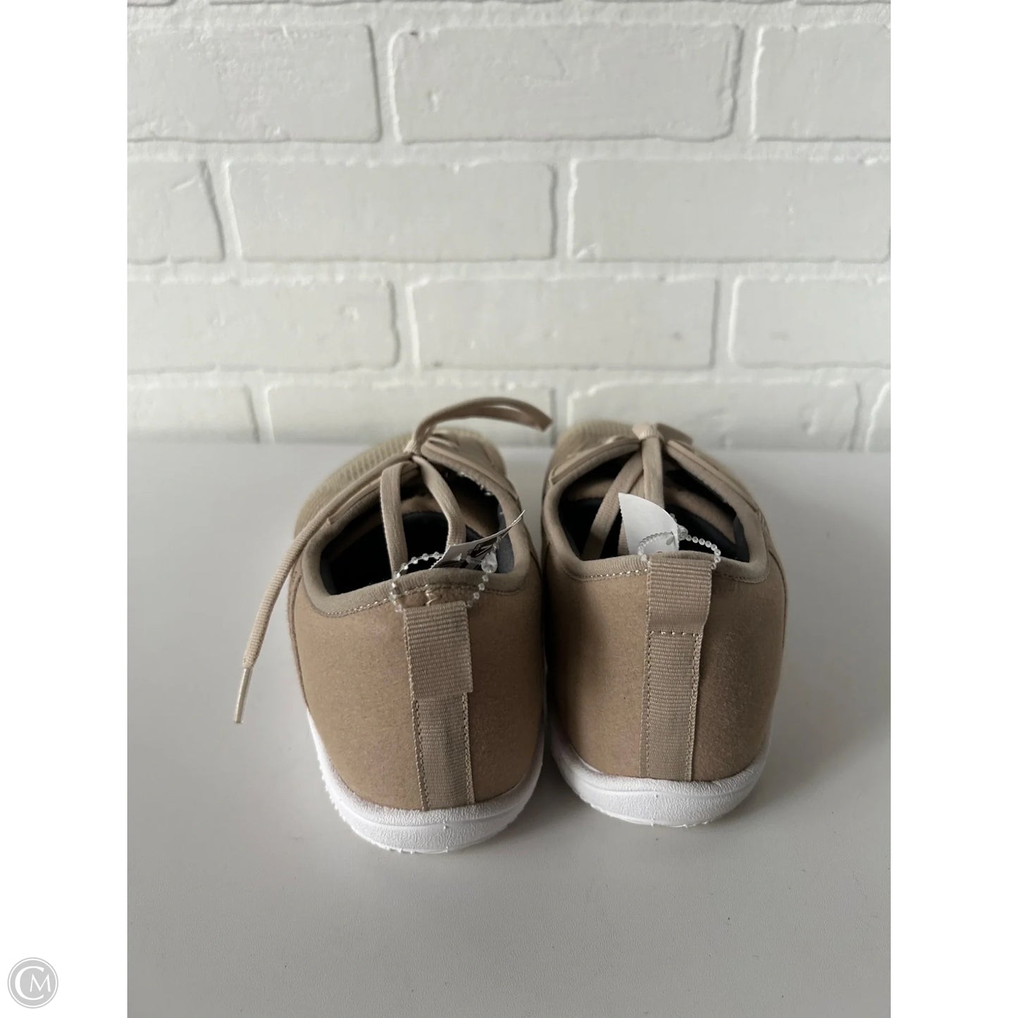 Shoes Sneakers By Clothes Mentor In Tan, Size: 11