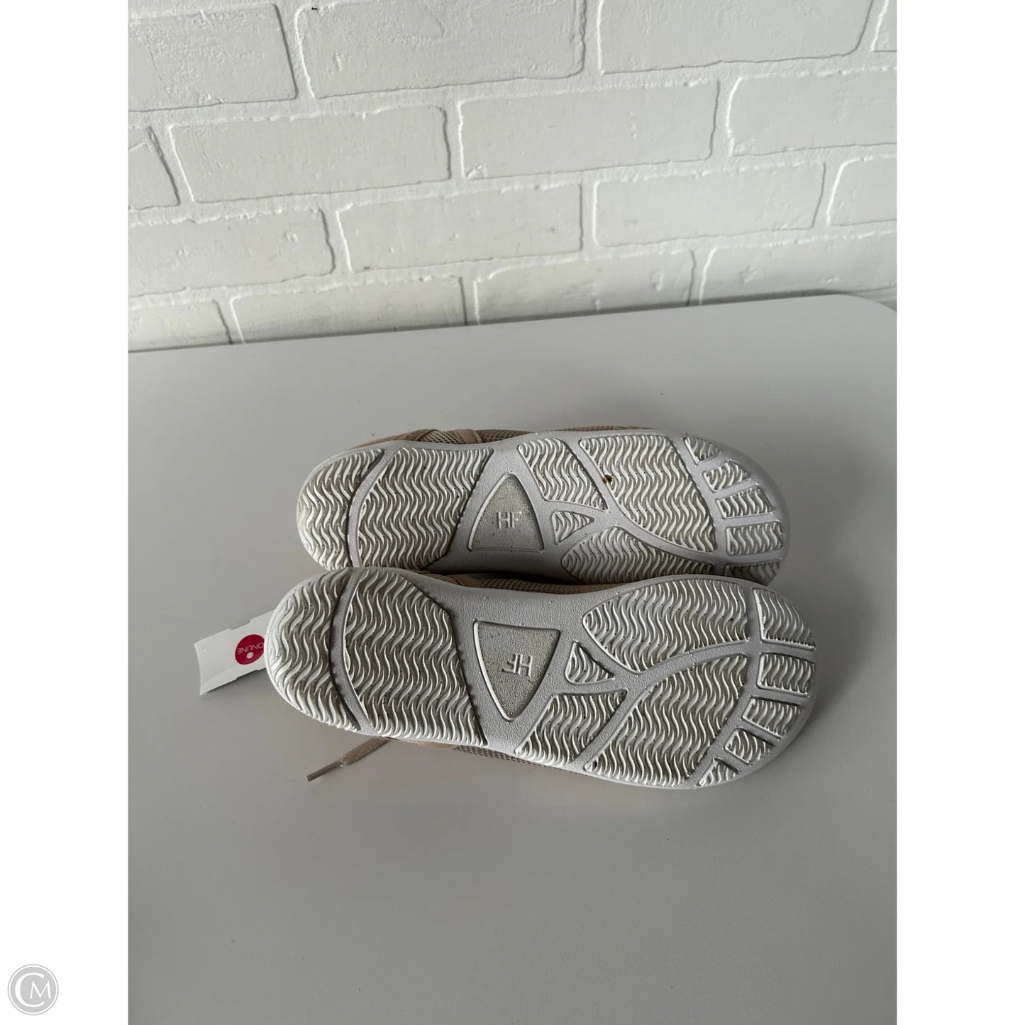 Shoes Sneakers By Clothes Mentor In Tan, Size: 11