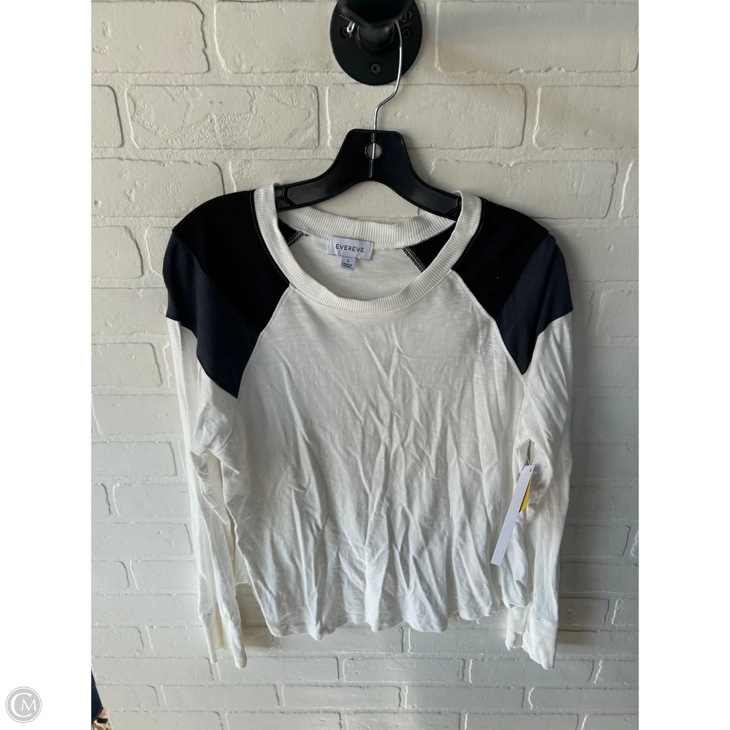 Top Long Sleeve Basic By Evereve In Black & White, Size: L