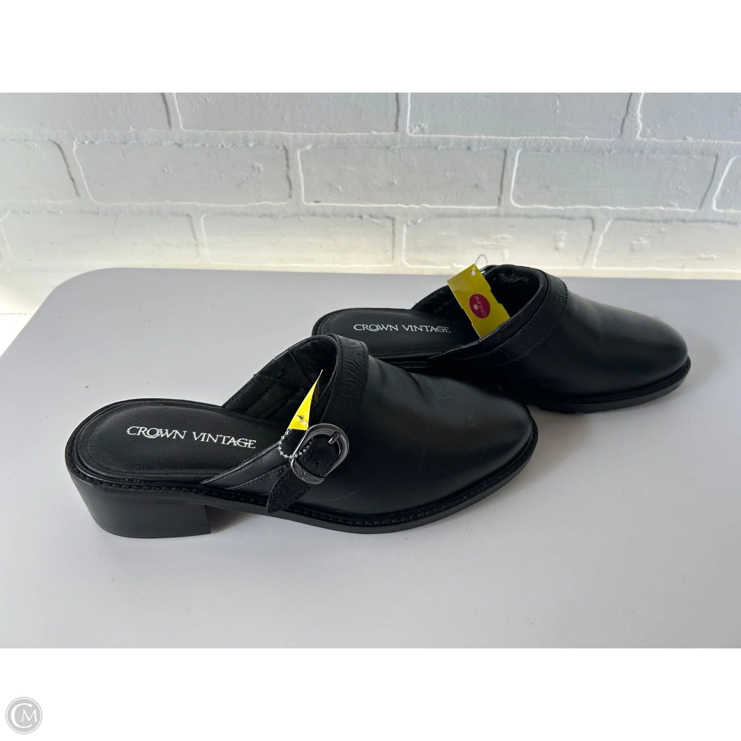 Shoes Flats By Crown Vintage In Black, Size: 8.5