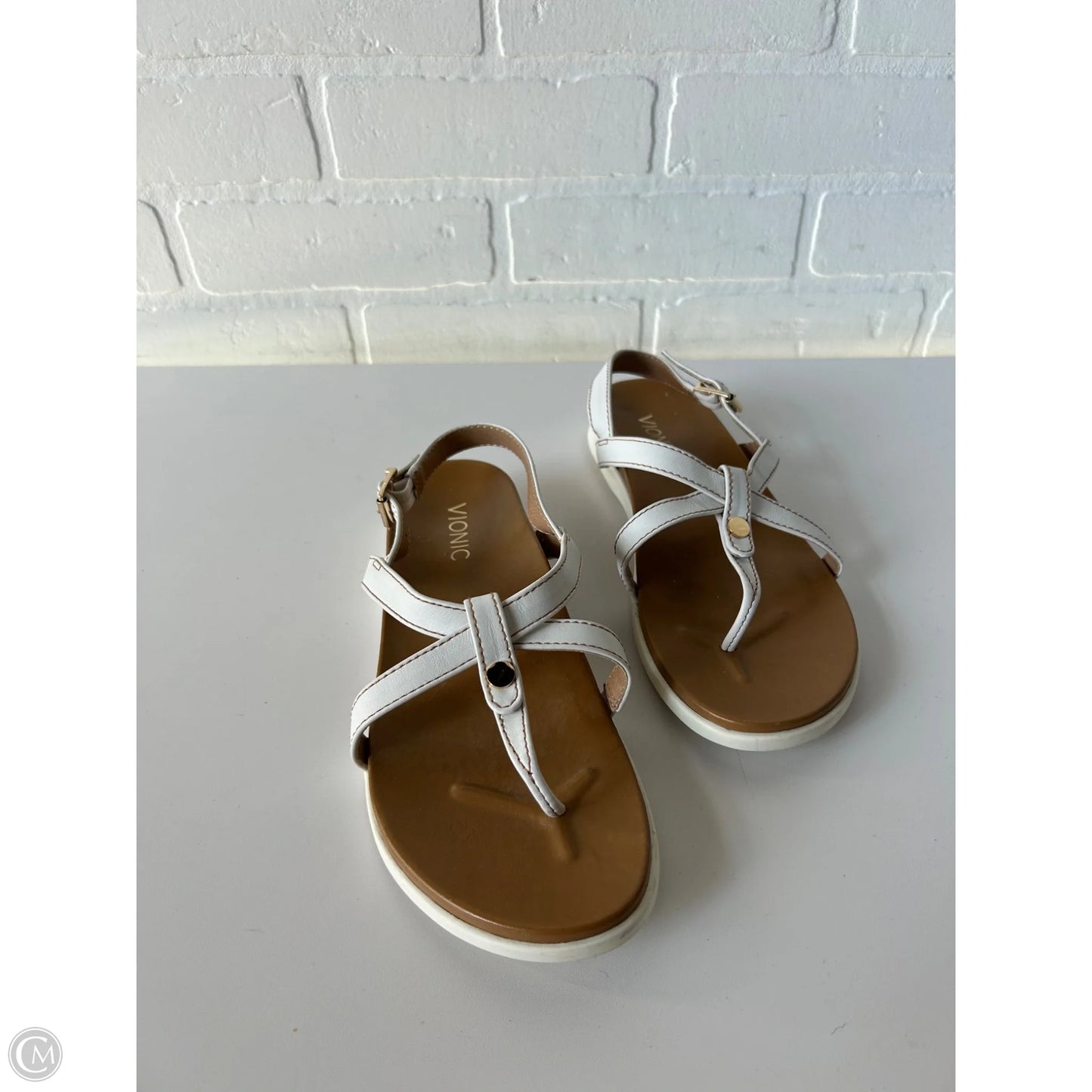 Sandals Flats By Vionic In White, Size: 8