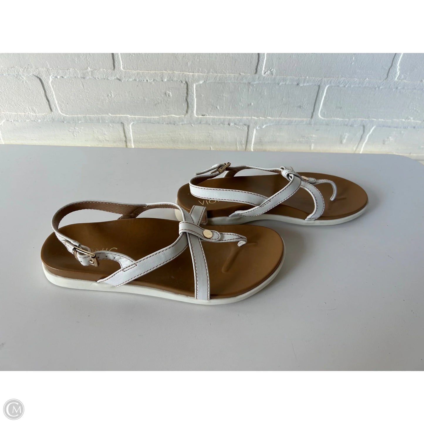 Sandals Flats By Vionic In White, Size: 8