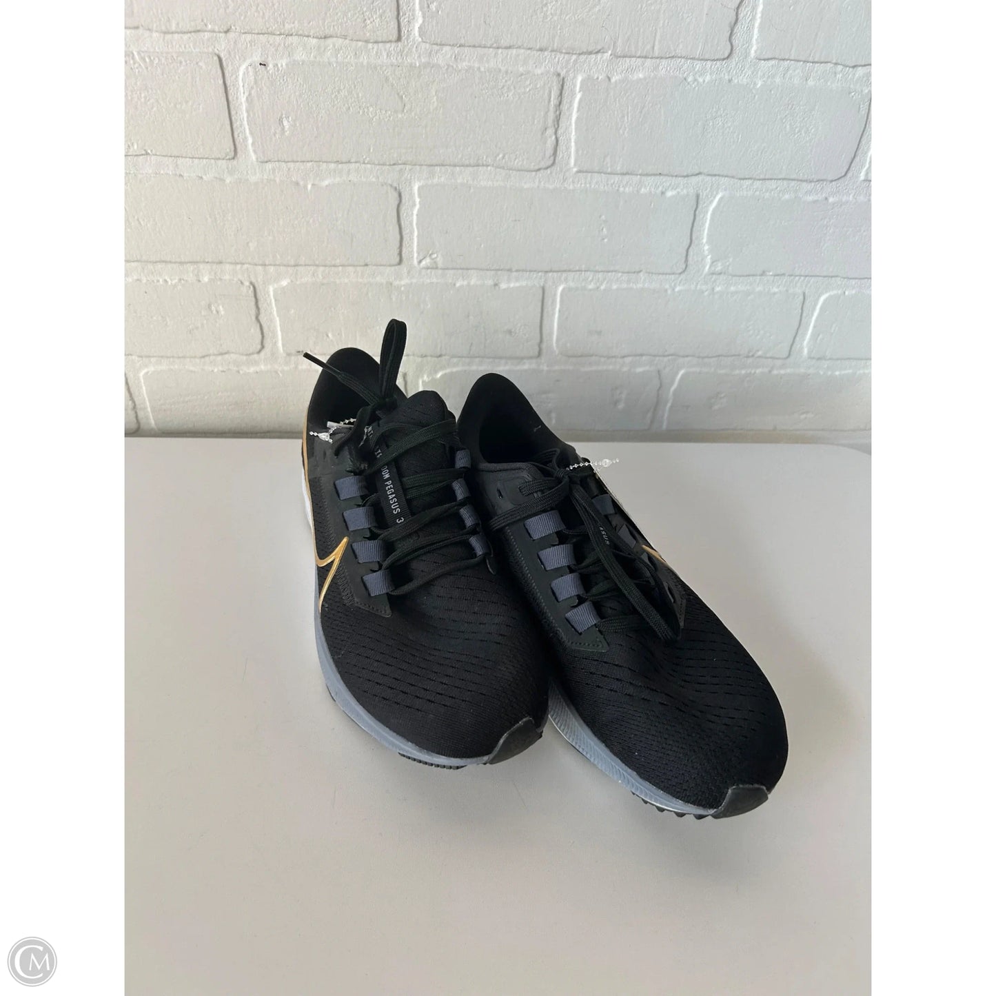 Shoes Athletic By Nike In Black & Gold, Size: 8