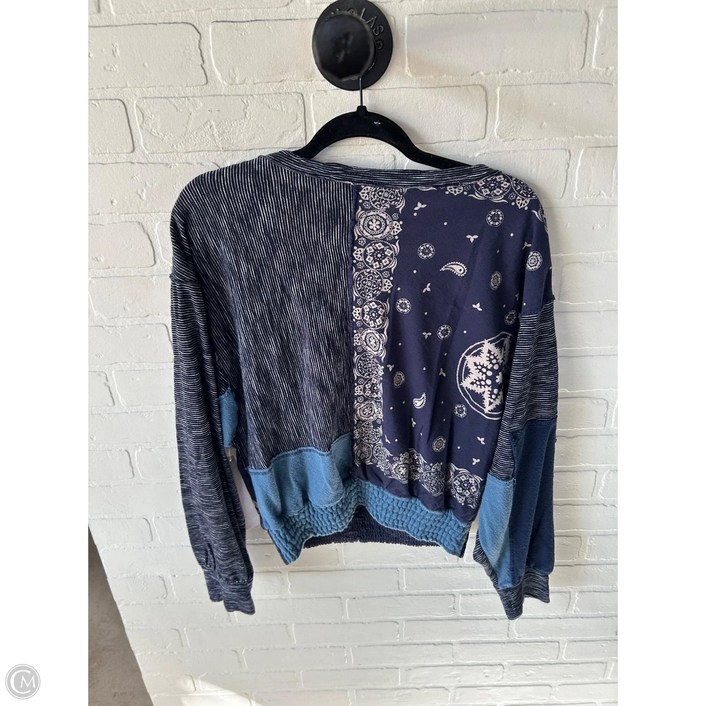 Top Long Sleeve By We The Free In Blue, Size: Xs